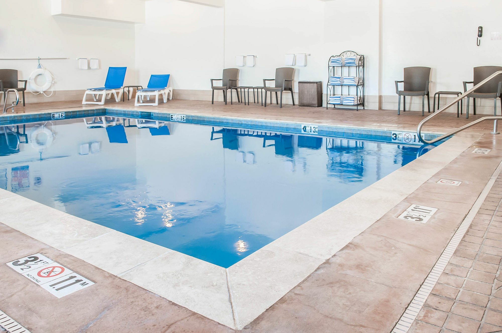 Comfort Suites Фармингтон Экстерьер фото